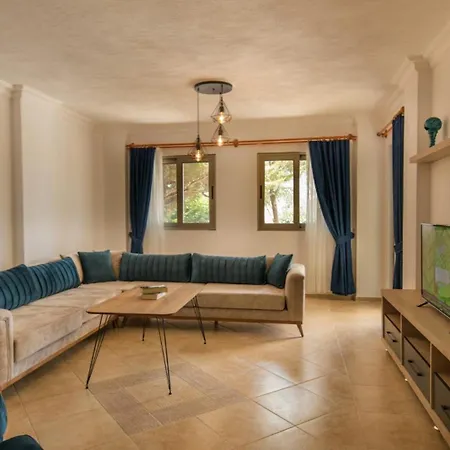 Villa 4 Bedroom 6670 Kalkan