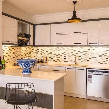 4 Bedroom 6670