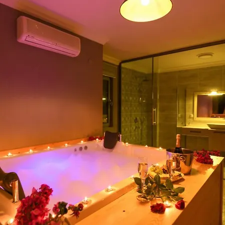 4 Bedroom Villa *