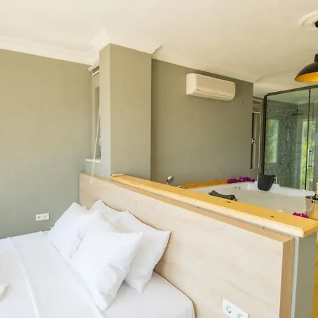 4 Bedroom *