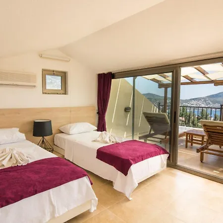 Villa 4 Bedroom *