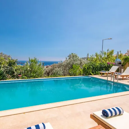 4 Bedroom Villa